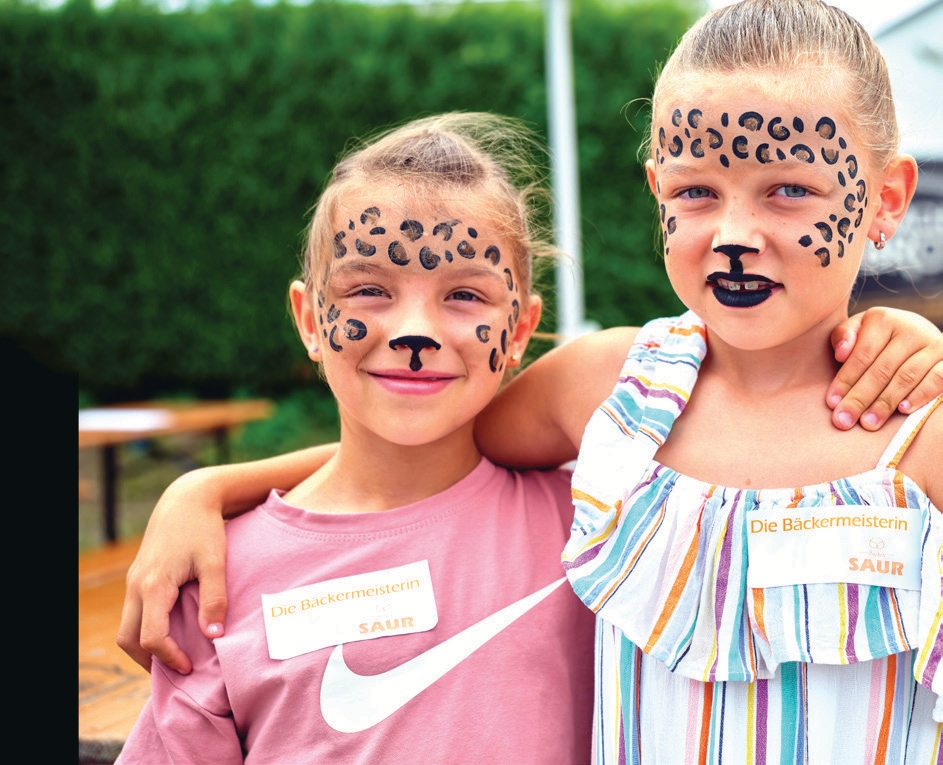 Kinder mit Kinderschminken